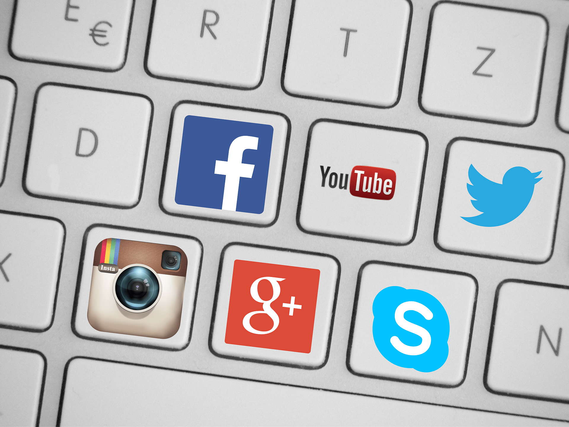 Werbeagentur Berlin - Social Media Marketing - Werbekampagnen schalten lassen - Google, Facebook, YouTube, Instagram Icons
